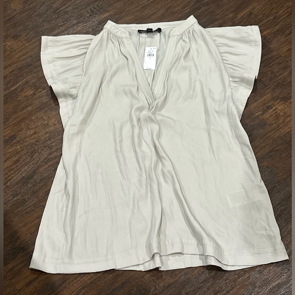 Banana Republic Tops - Banana Republic Women's Tan V-Neck Capped Sleeve Top Size S